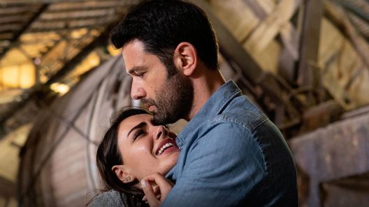 مسلسل لا احد يعلم الحلقة 1 مترجمة